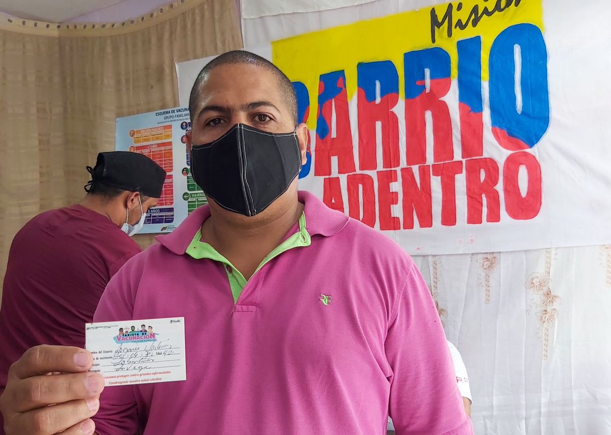 NicolasMaduro's tweet photo. ¡Pueblo de Venezuela! Activa el 1x3 en la comunidad, en la familia, en el trabajo, en la universidad. Invita a todo aquel y aquella, que no se haya inmunizado, a las jornadas de vacunación que están desplegadas en el país. ¡Cuidarnos es una tarea de todos! https://t.co/DEoO4fRHu6