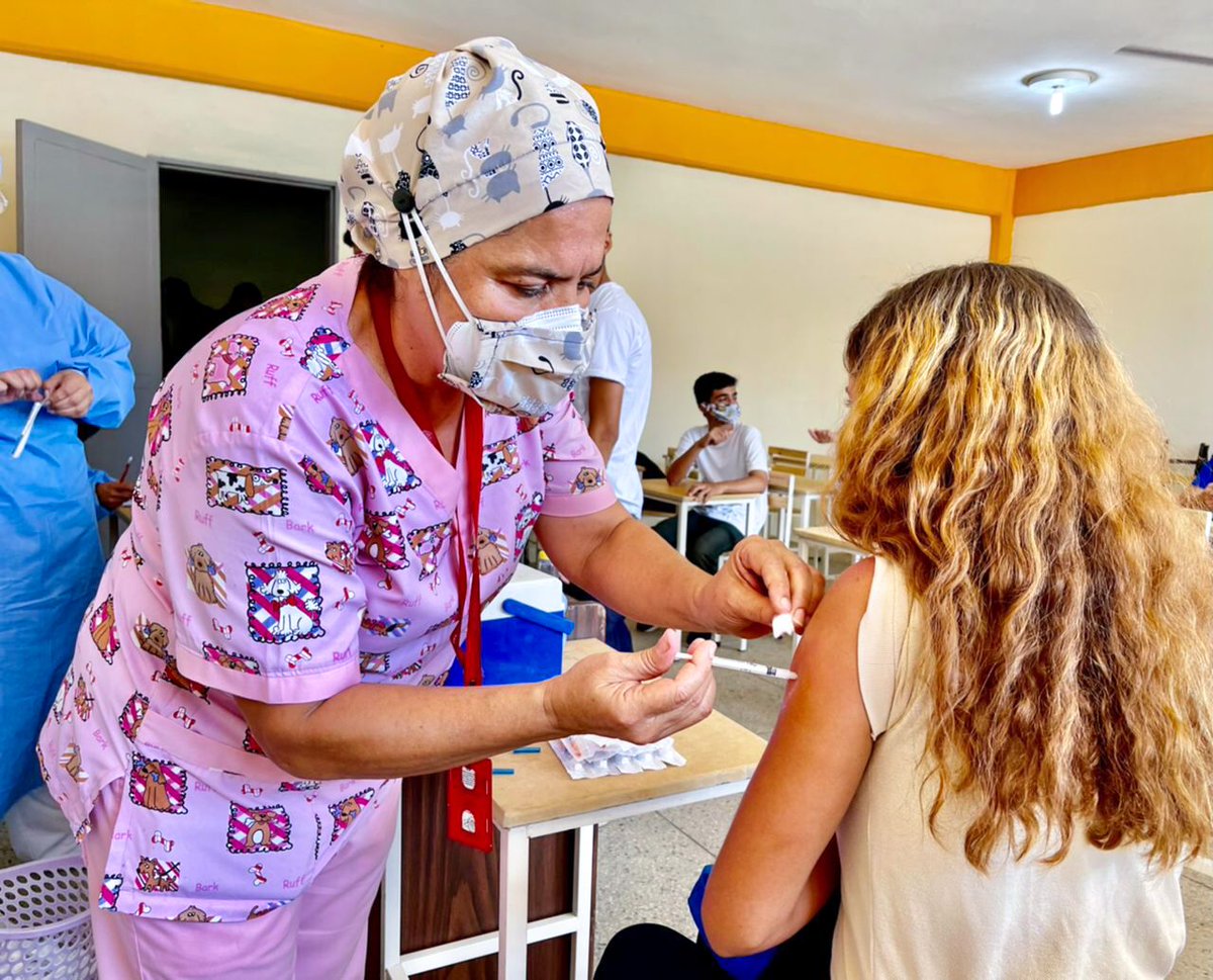 ¡Pueblo de Venezuela! Activa el 1x3 en la comunidad, en la familia, en el trabajo, en la universidad. Invita a todo aquel y aquella, que no se haya inmunizado, a las jornadas de vacunación que están desplegadas en el país. ¡Cuidarnos es una tarea de todos!