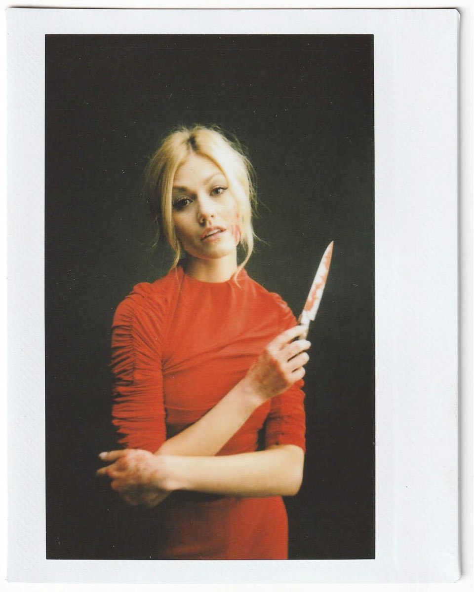 Kat_McNamara's tweet photo. “Just remember the quickest way to a man’s heart is through his fourth and fifth rib” - Villanelle ❦💋 #SundayBloodySunday part 2… Hope you have a knife night full of spooktacular tricks and treats… 🔪🎃

#halloweekend #happyhalloween #eugenoween #killingeve https://t.co/pQdc0jlKEZ