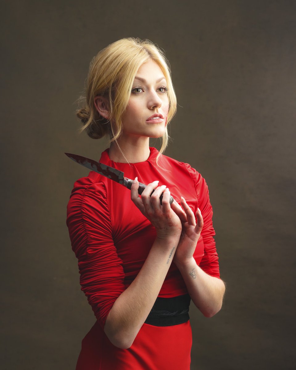 Kat_McNamara's tweet photo. “Just remember the quickest way to a man’s heart is through his fourth and fifth rib” - Villanelle ❦💋 #SundayBloodySunday part 2… Hope you have a knife night full of spooktacular tricks and treats… 🔪🎃

#halloweekend #happyhalloween #eugenoween #killingeve https://t.co/pQdc0jlKEZ
