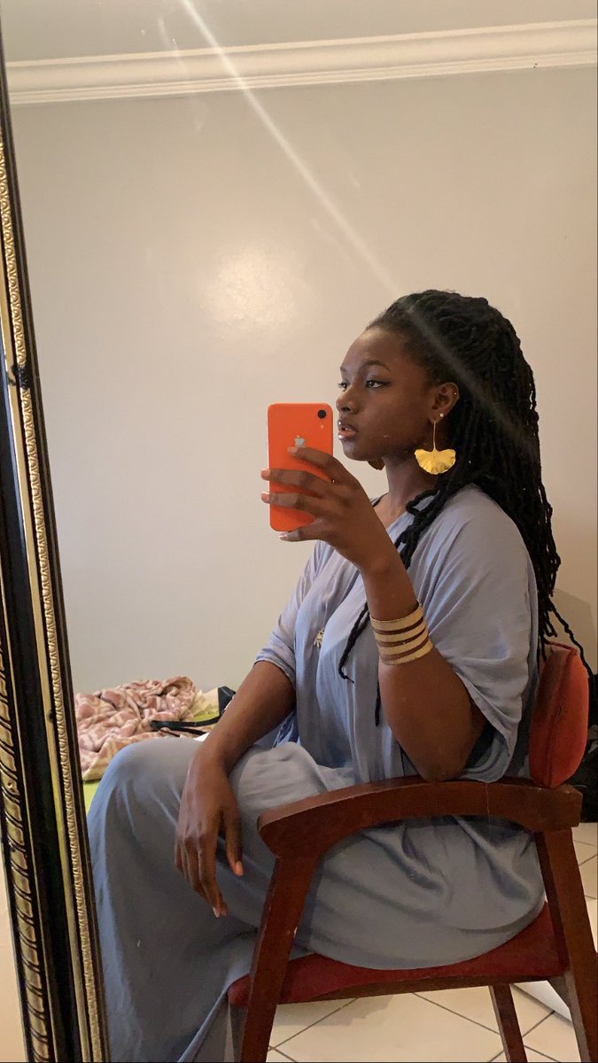 Myriam_Abdoul's tweet photo. Ça fait quand même deux jours consécutifs que je sers hein 🥰🙈 https://t.co/Qno4Mrmu9f