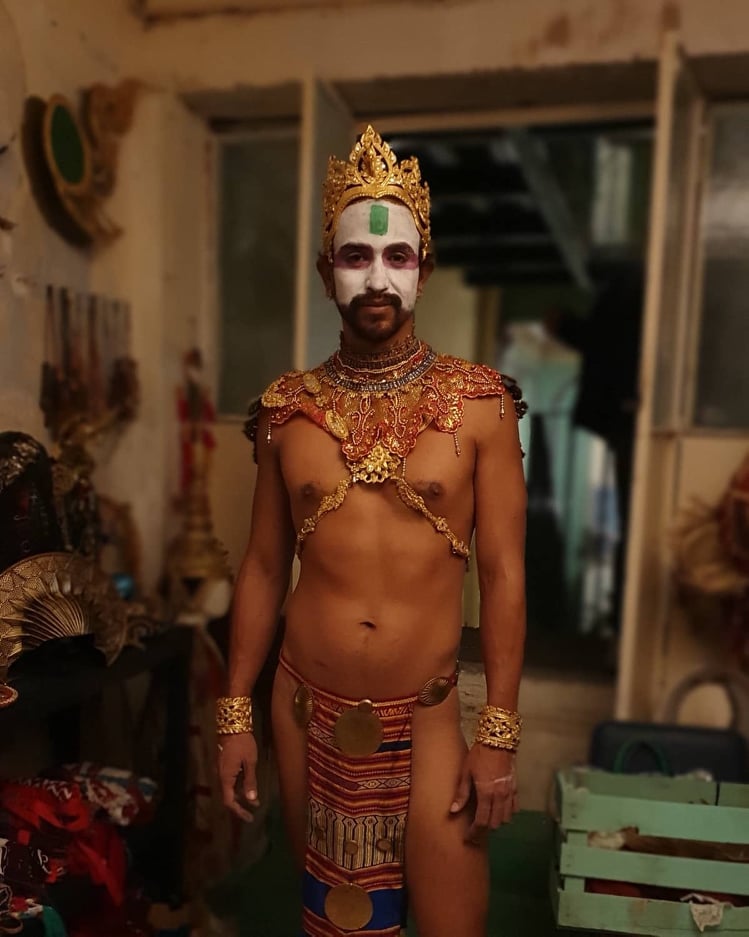 DapperDeon's tweet photo. a few shots from my last party, with @Icarelevy  @ElChicoBromas  @DAldumar (and me as skeletal Charro!)

https://t.co/3unJ1ecB07 https://t.co/uxVNfZUFDe