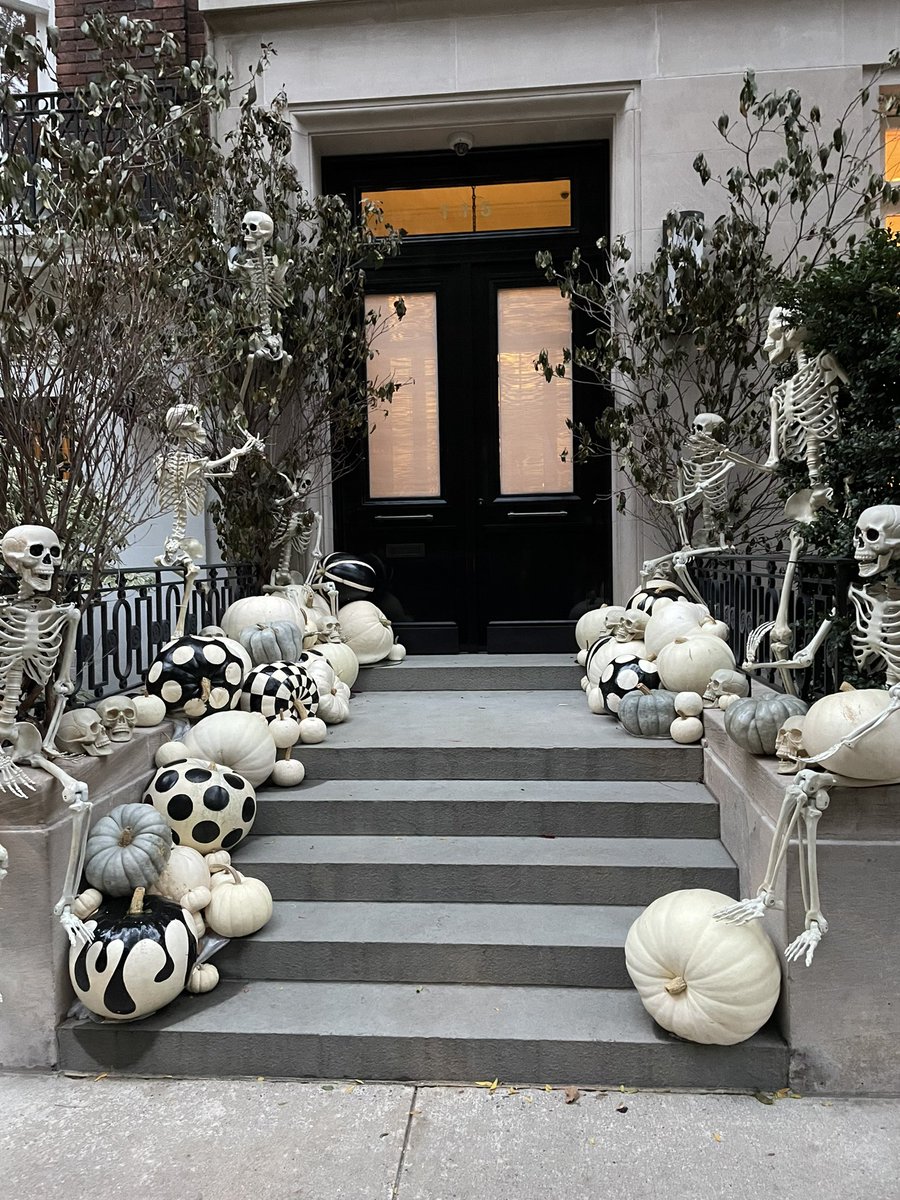PorticoCoaching's tweet photo. Treat yourself to self care! 
Happy Halloween from Portico Coaching!  #halloween2021 #coaching #help #helpinghand #selfcare #anxiety #stress #giftideas #mentalhealth #wellness https://t.co/egmEnNqn77