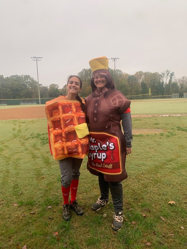 DCGirlsBaseball's tweet photo. Baseball and breakfast at #DCForce practice today. https://t.co/eu6DTTOSWs