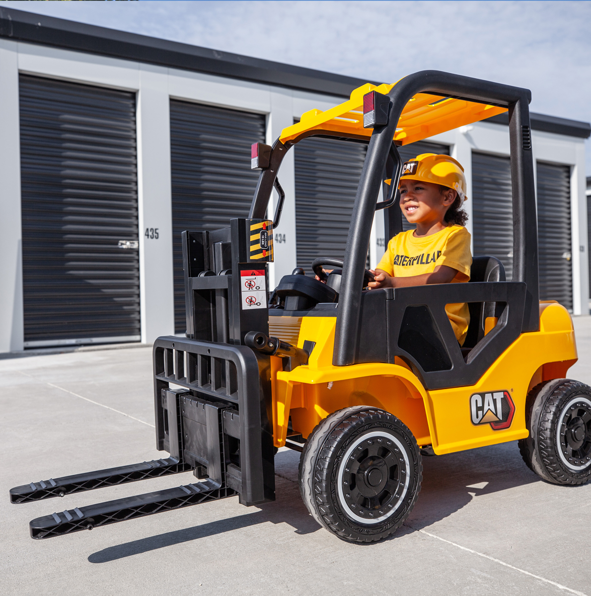 🚧 NEW TOY | CAT FORKLIFT 🚧
Playtime gets a big lift with the new <a href="/CaterpillarInc/">CaterpillarInc</a>  Forklift! #KidTrax #HolidayToys #NewToys
kidtraxtoys.com/collections/ca…