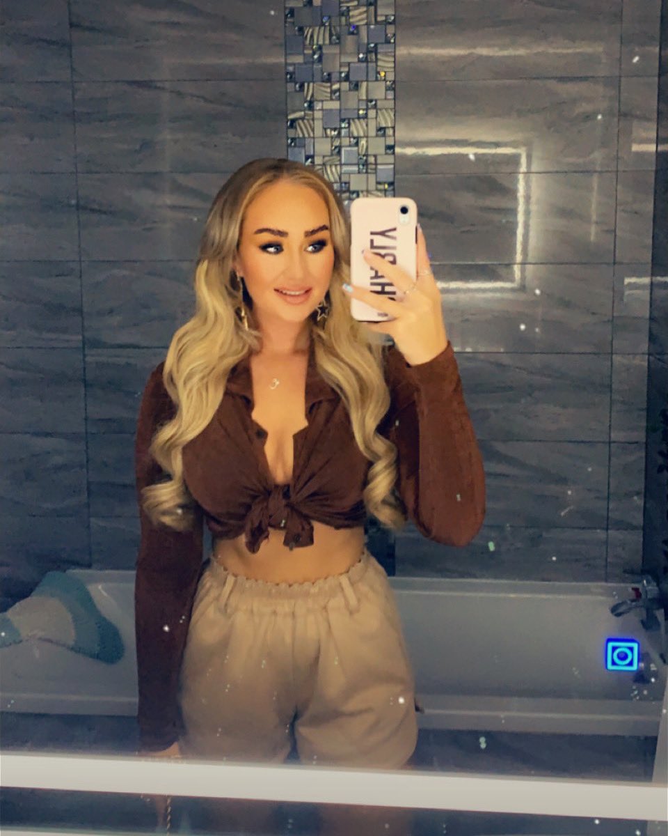 CharlyKavanaghx's tweet photo. Date night 🥂🤎 https://t.co/xkpChIBJ1W