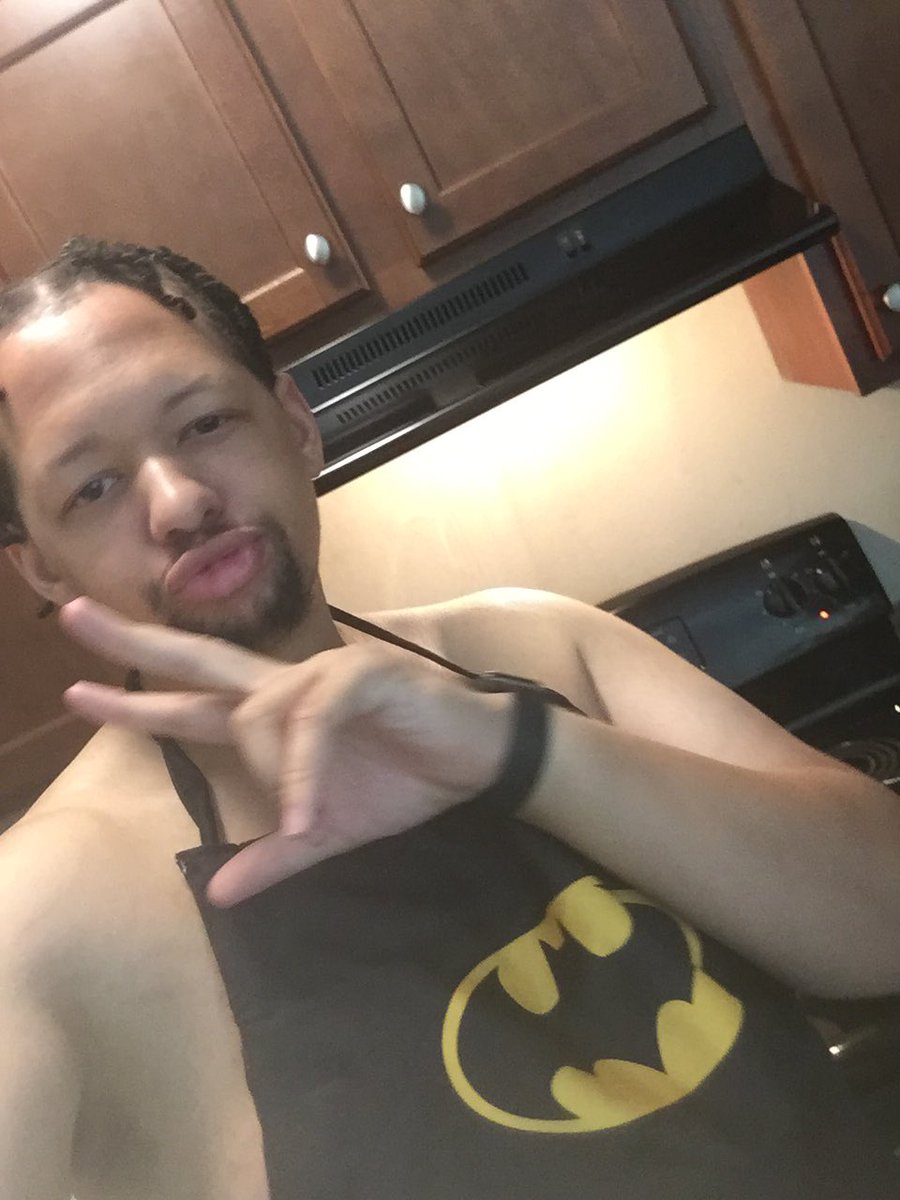 _soobydoo's tweet photo. Chef Bae making breakfast #toogoofy https://t.co/iyTLA9fq0s