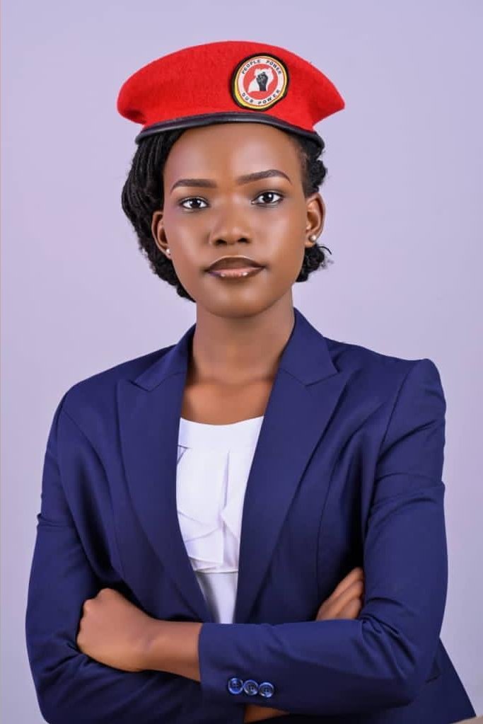 MorrisDogz's tweet photo. Makerere University umbrella tickinga ✔️ @NalukwagoJudith https://t.co/gioUu375O0