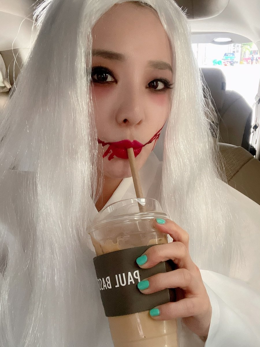 darahourly's tweet photo. k-ghost dara 👻 https://t.co/Sf93SV1IjR