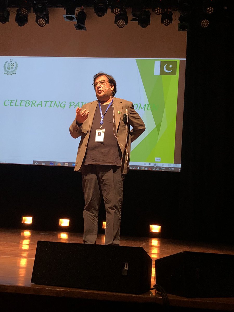 MercePerea's tweet photo. Muchas gracias al #ConsulateGeneralOfPakistan Mr. Imran Alí por el reconocimiento inmerecido. Y felicidades por el acto a las “Mujeres pakistanis” visibilizando su fortaleza, valentía y resiliencia ante las dificultades. Gracias a @Xarxapak Mohamed Iqbal @montserrat1957 @ekstel https://t.co/qVW4WMNU0g