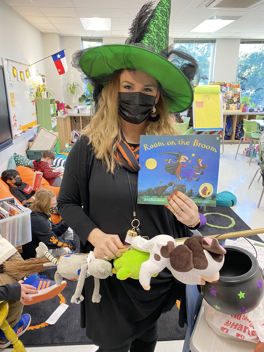 ShultzMustangs's tweet photo. These are just a few of the book characters that were loose in our school on Friday!!! https://t.co/lP0cotUCf0
