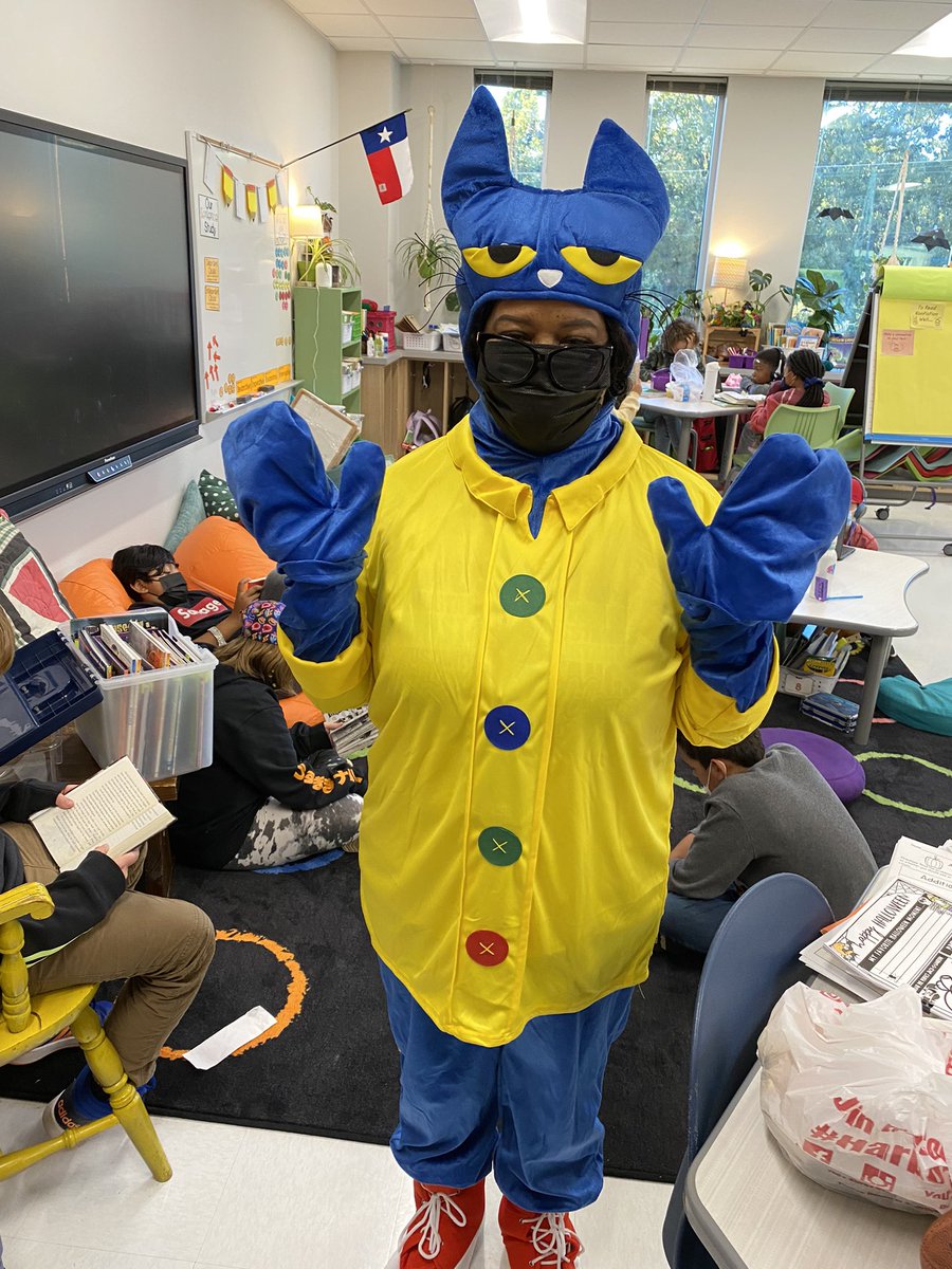 ShultzMustangs's tweet photo. These are just a few of the book characters that were loose in our school on Friday!!! https://t.co/lP0cotUCf0