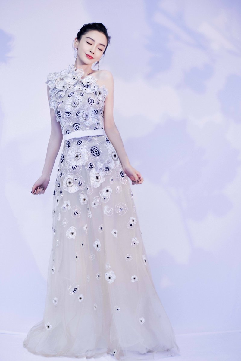 yangyingpics's tweet photo. #Angelababy for BRTV x Jingdong Double 11 Night
👗 : Elie Saab Early Spring 2022 Collection
© 杨颖工作

#yangying #杨颖 https://t.co/Yk2AajzmTD