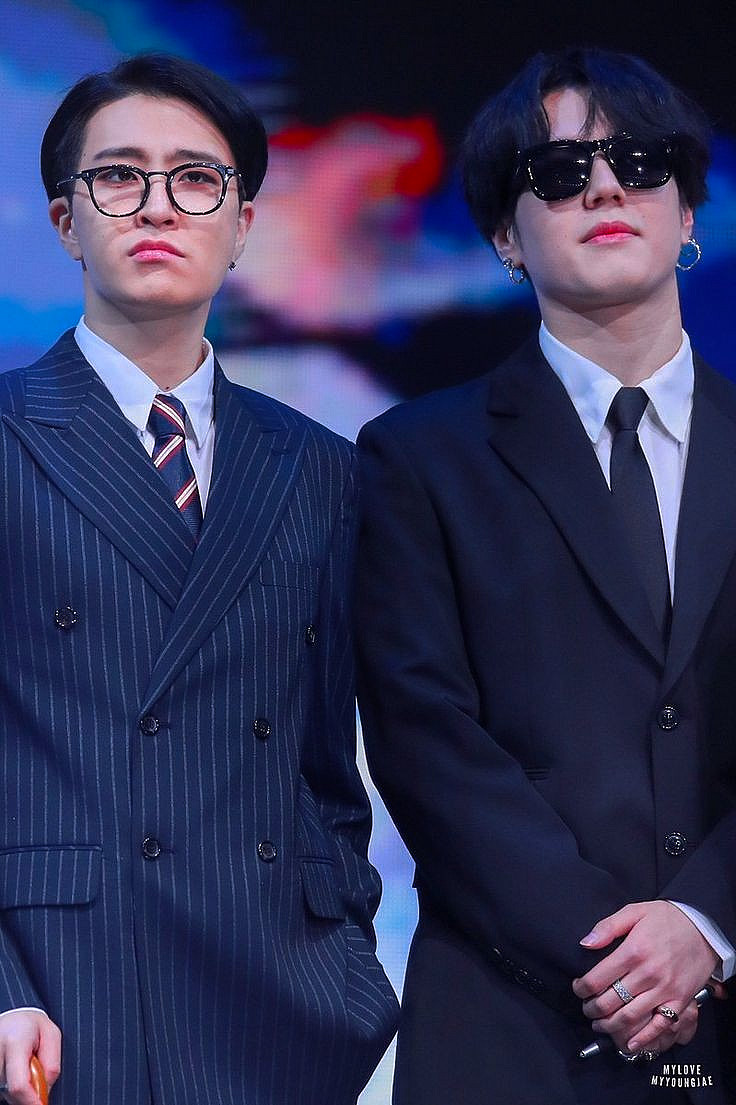 196CY's tweet photo. ᅟᅟ. dⱺçurαs ou trαvɘssꭎrαs?
⠀ᅟᅟ ، 👻 ─┄ #mafiaday https://t.co/xh81CGFsQB