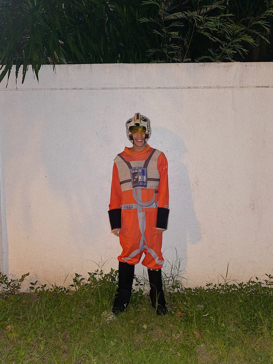 elijahcanlas_'s tweet photo. halloween 2k21 https://t.co/2ow3nBWioS