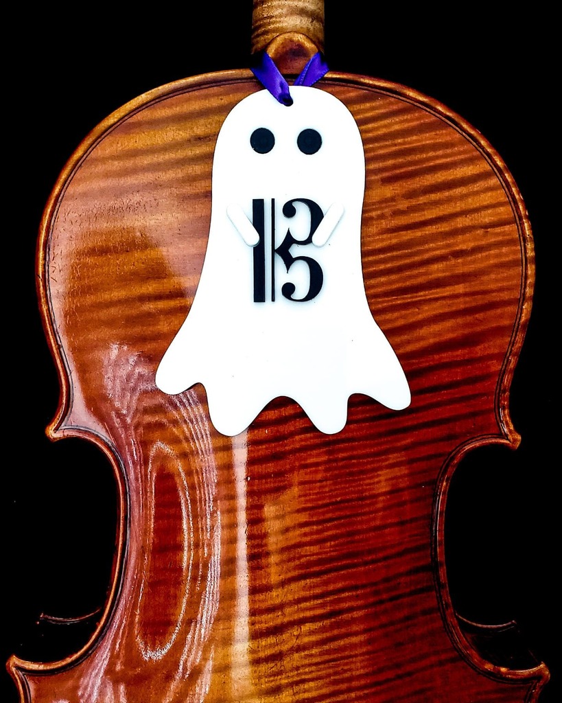 hrgviola's tweet photo. This frightening-ly adorable alto clef ghost came in the mail and I'm obsessed with it! So cuuuuuuuute! Thank you @altoclefgifts for making thoughtful viola centered products that help us all celebrate the instrument we love most! 💜
Happy Halloween f… https://t.co/c3HeaPlEIH https://t.co/gG3CvHljQs