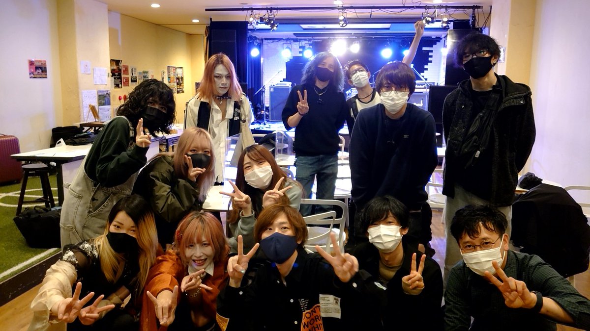 gignotubo's tweet photo. 【やはりハロウィンの盛り上がりの余波がこのイベントにも！やはり快感ですな！バンドは！】１０月３１日（日）ーギグのつ×FootRock&amp;BEERS企画ー『東心斎橋大パニック☆２０２１・秋景色☆』【出】地球儀絶妙なアンバランズmarvel in vain、epi frag beaterアンロックローバー〈有観客配信ライブ。〉 https://t.co/wDU8Ge47lr