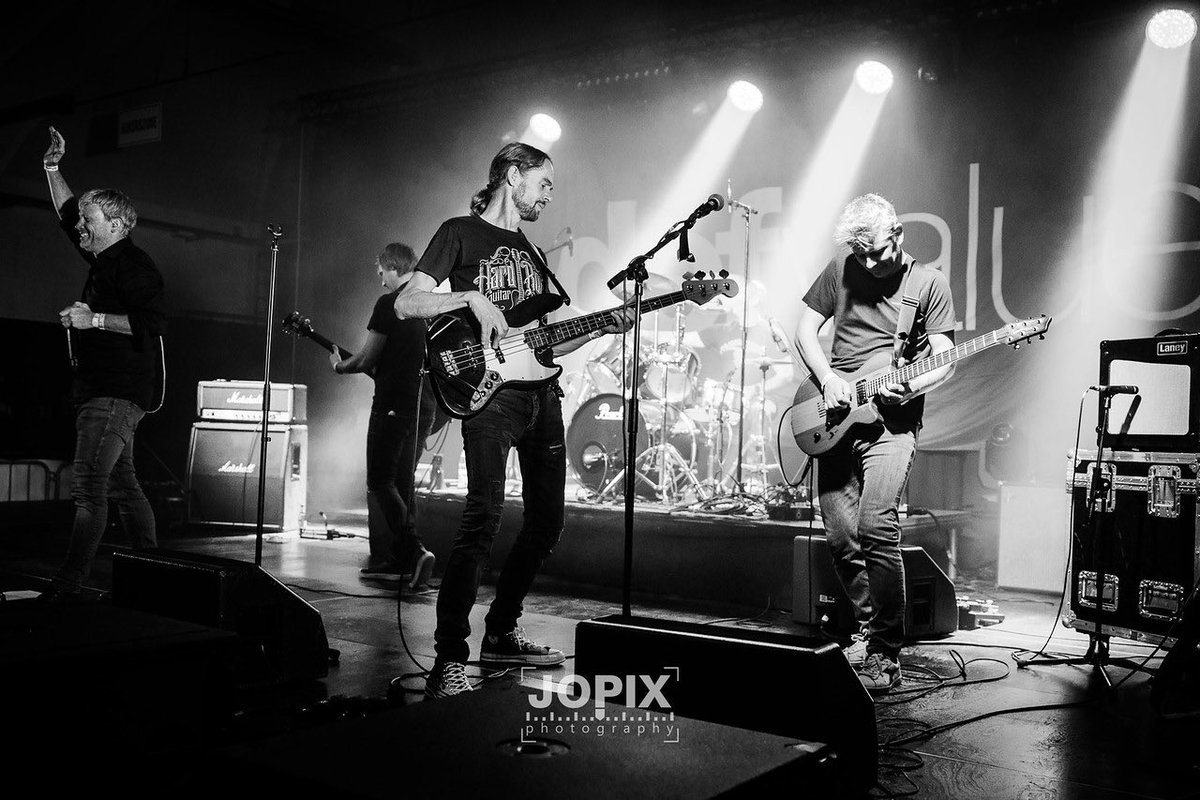 mulierke77's tweet photo. Merci @deerlijk #defvalue #jopix #rocknroll #zaligenavond @mobydacat @PedroDendooven @Klisse - https://t.co/K6e8FQI7ia #deerlijkontpopt https://t.co/j79MJnGLUx