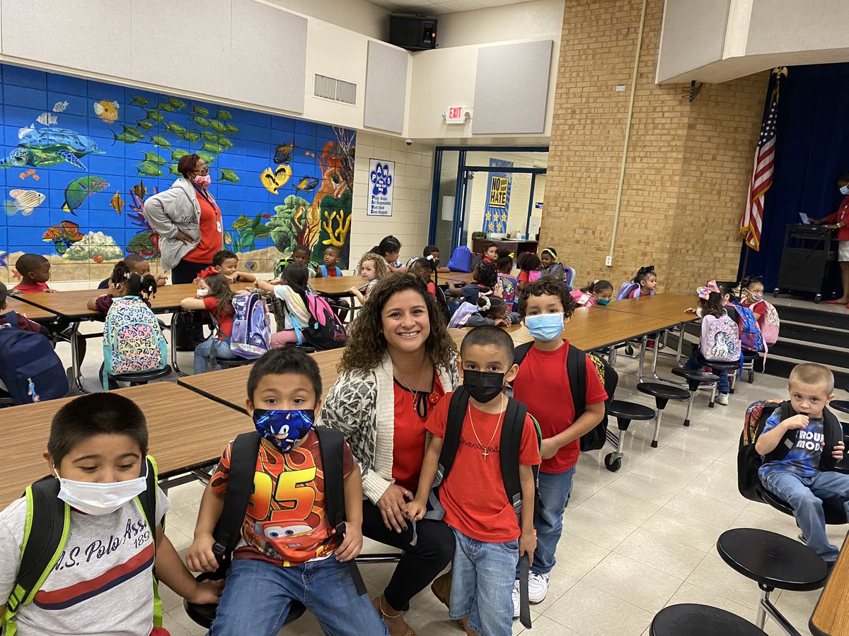 MrsMFitch_NBE's tweet photo. #RedRibbonWeek2021 @HumbleISD_NBE #FitchesFriends https://t.co/FG3LitnmoZ