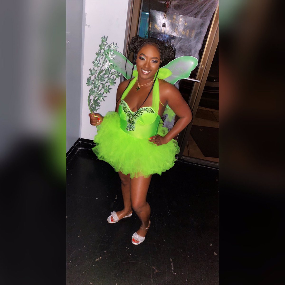cutie__dasha's tweet photo. Weed fairy 🧚…..

#HalloweenParty🥳 #25thbirthday #Octoberbaby🎃 #ScorpioSzn♏️ #HalloweenBaby🎉 https://t.co/Fu68FxlJ5d