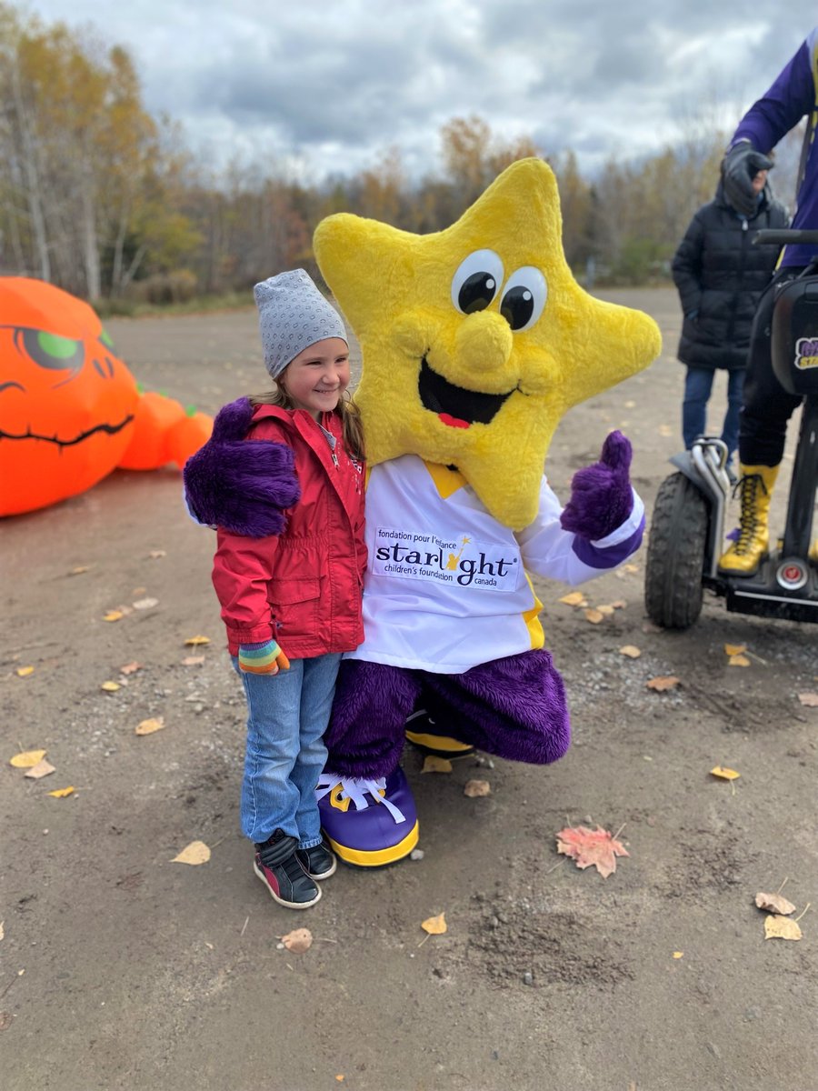 StarlightCanada's tweet photo. Happy Halloween! 🎃✨ To get a head start on the celebrations, last weekend, 27 Starlight families in Quebec City enjoyed an outdoor Scavenger Hunt! Captain Starlight and Starry were on-site to give kids and teens @Ardene1982 gift bags, pumpkins, and of course, tons of laughs! https://t.co/3nu0hwsIUf