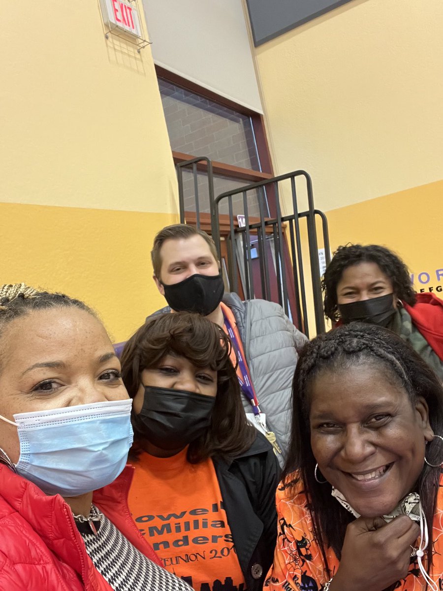 CDavis_BOLA's tweet photo. VIP Folks! MPD, MFD and our District Administrators came to join in the fun!
          We Are Family!! https://t.co/gO4i8ajyFj