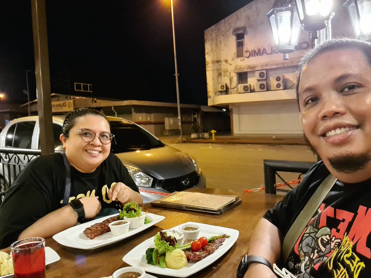 natashamansor's tweet photo. Sayang's Belated Birthday Dinner at @menatemelaka! Happy Belated Birthday Sayang! 💜🥳🥩🤩

#HappyBelatedBirthdaySayang #HappyBirthday #Birthday #Husband #LoveGoals #Love #IPurpleYou #WePurpleYou #Wagyu #MenateMelaka #Menate https://t.co/ehNAqyQGiT