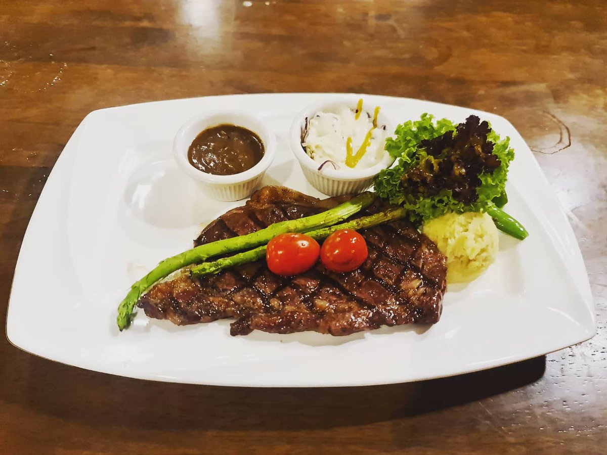 natashamansor's tweet photo. Sayang's Belated Birthday Dinner at @menatemelaka! Happy Belated Birthday Sayang! 💜🥳🥩🤩

#HappyBelatedBirthdaySayang #HappyBirthday #Birthday #Husband #LoveGoals #Love #IPurpleYou #WePurpleYou #Wagyu #MenateMelaka #Menate https://t.co/ehNAqyQGiT