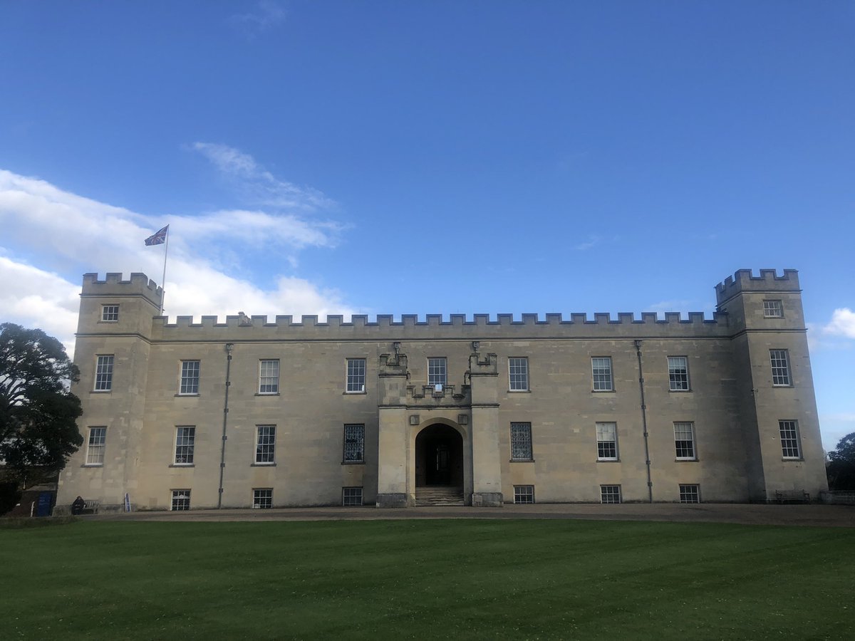 RIBAarchitect's tweet photo. The sun appeared from behind the clouds today for our visit to #SyonHouse to see one of Robert Adam’s surviving masterpieces.
#RobertAdam #AdamStyle #interiordesign #inspiration https://t.co/UgEWJPCJjl