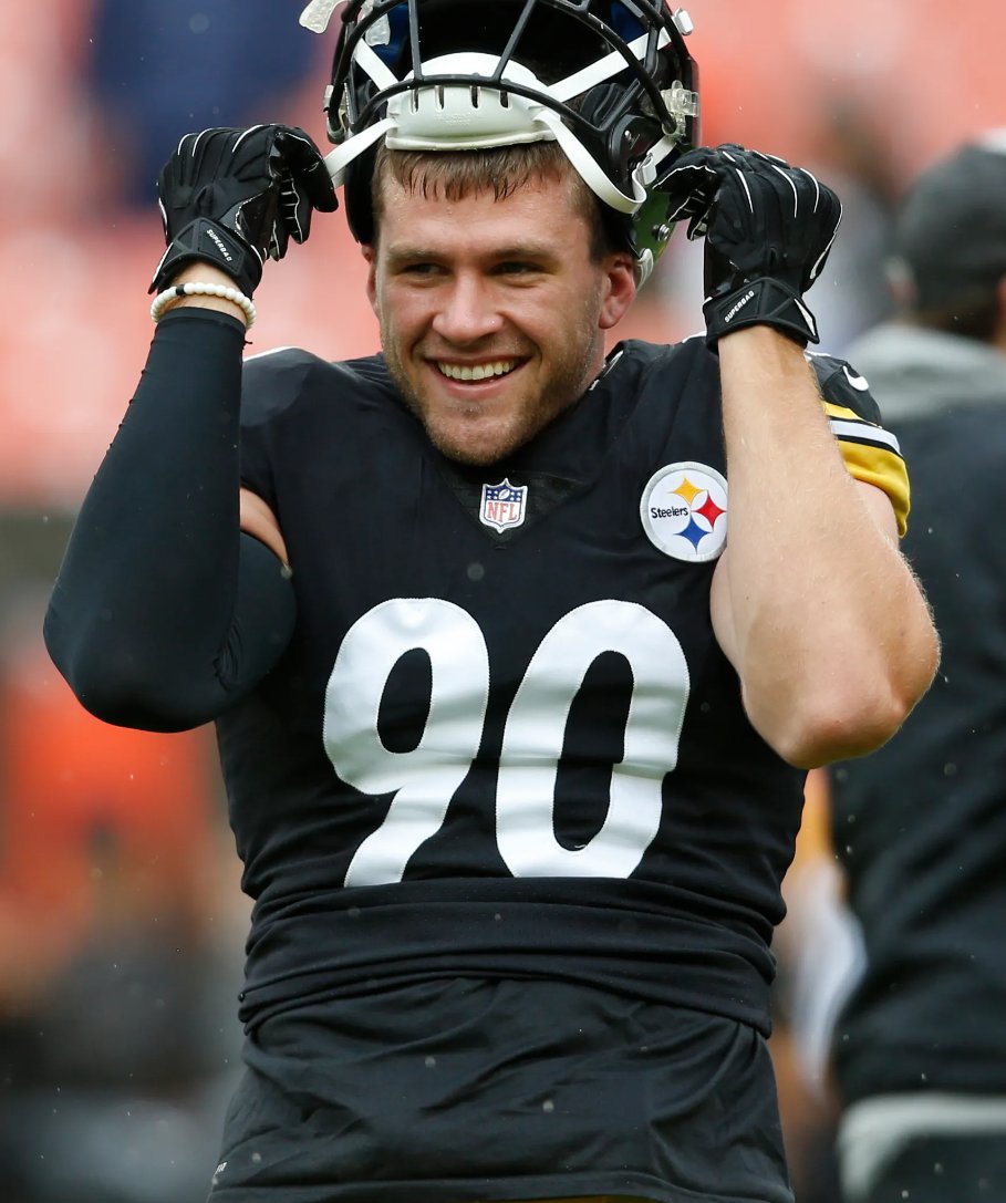 StaciLiberati's tweet photo. @steelers 
He doesn't know yet, but he's my next husband https://t.co/7sRr0gHViF