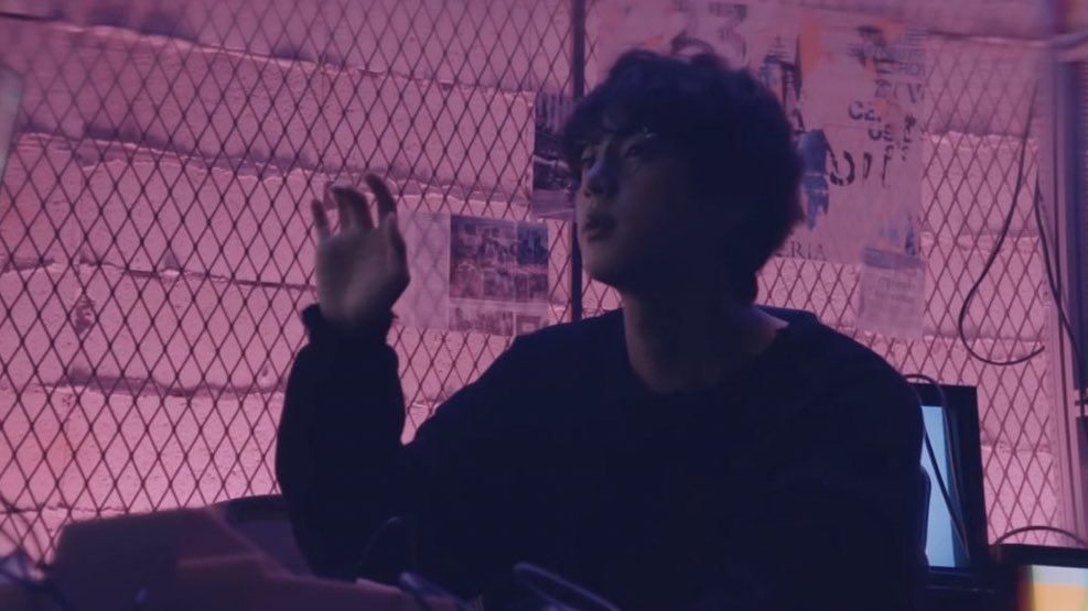 jingallery's tweet photo. computer science major #JIN https://t.co/tcmPmeeOEM