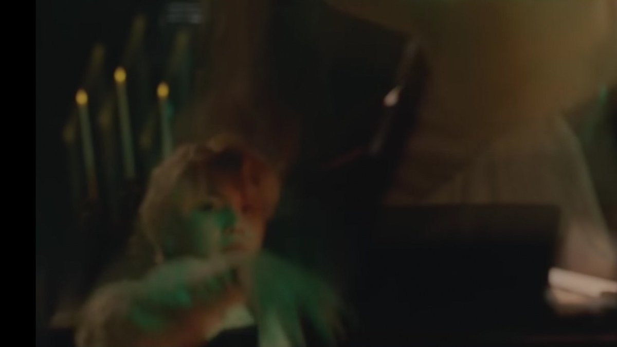cinemabangtan's tweet photo. gray pianist yoongi in a wong kar wai movie https://t.co/t2nlyyQNTn