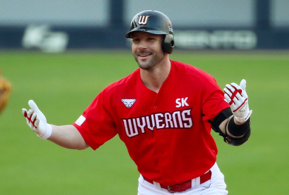 GLCanadians's tweet image. Congratulations to Jamie Romak on his retirement.

The London, Ont. native won the Tip O'Neill award after the 2020 season and finishes with 155 home runs in the KBO.

Romak spent 19 seasons in professional baseball.

👏🇨🇦