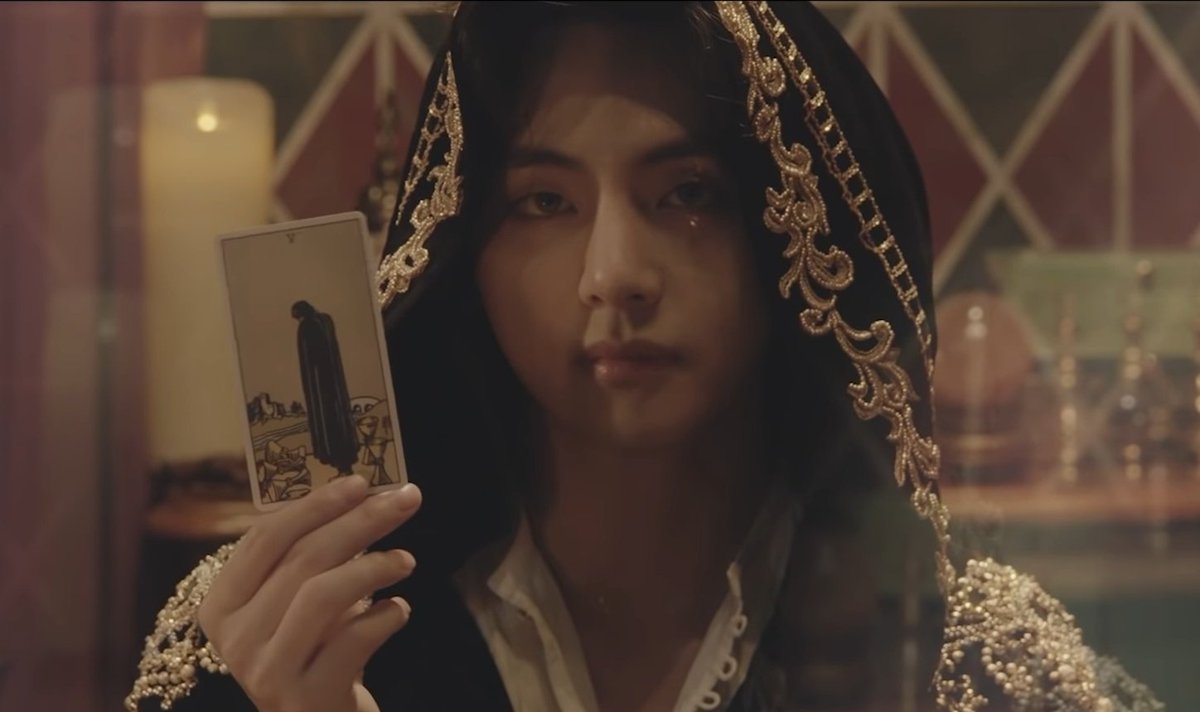 CalilovTae's tweet photo. Taehyung el Fate Reader
#V #Taehyung #BTSV #Halloveen #Fatereader https://t.co/9MGuqqlUTv