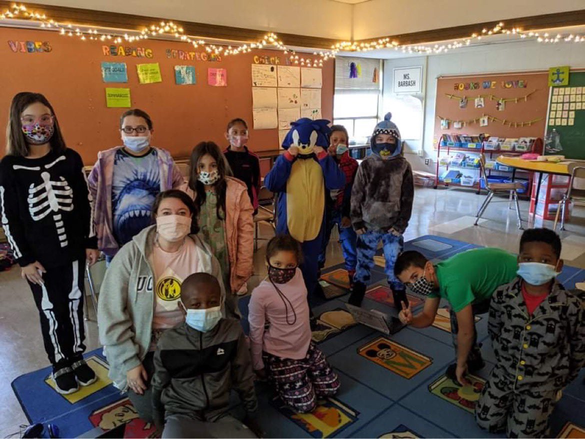 TheBarbashShow's tweet photo. We love a good PJ day 🤗 @mpspride @MPS_Martin https://t.co/PboCofkLus