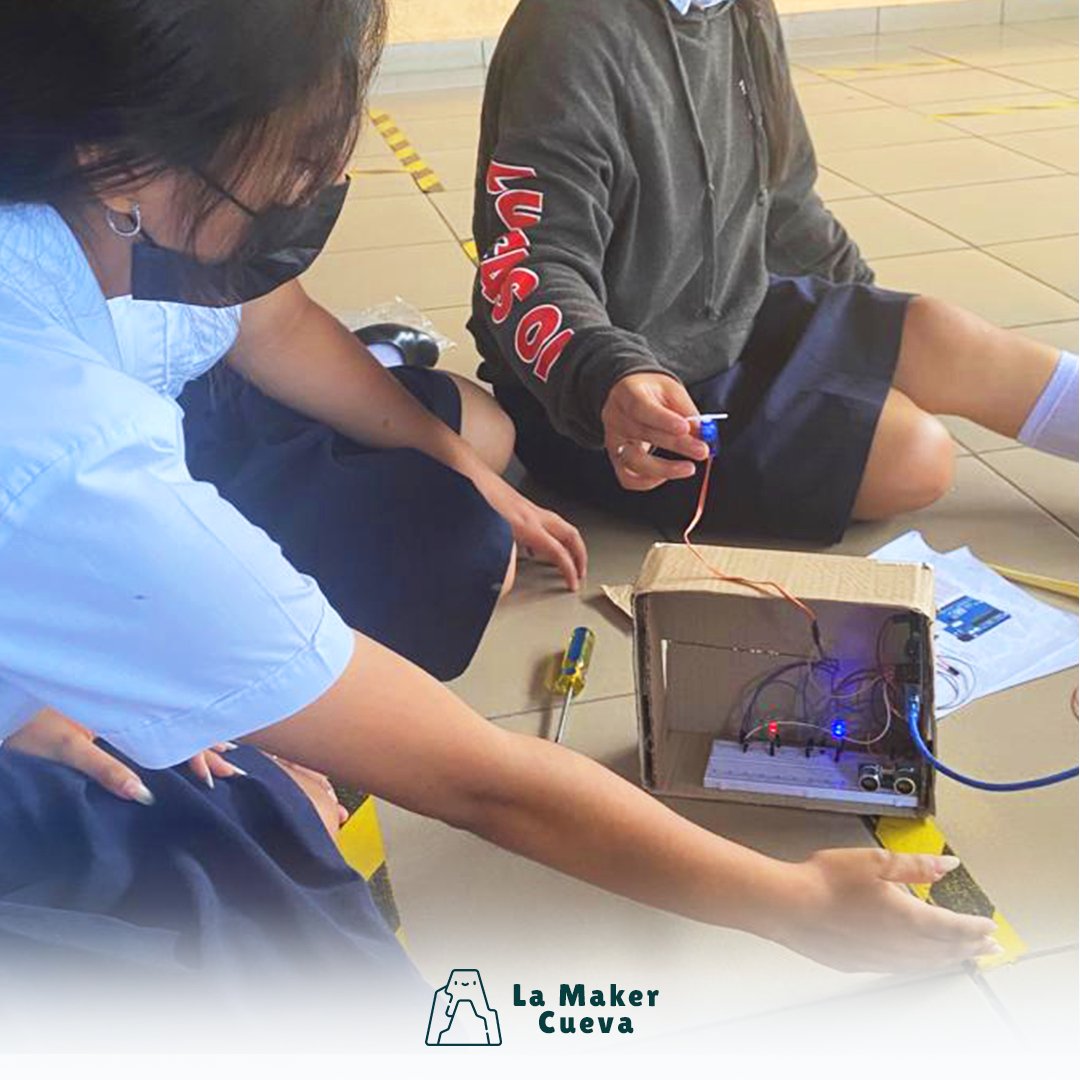 MakerCueva's tweet photo. Pero más allá eso nos quedamos con las enseñanzas que cada participante nos deja.

✨En la Maker Cueva ¡Si puedes soñarlo, puedes crearlo!

#MakerCueva #MakerInitiative #STEM #Arduino https://t.co/m2gyloTG90