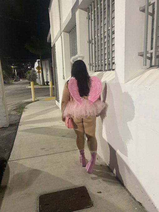 i was a fallen angel last nite....hehe https://t.co/vW1qB1AW9e