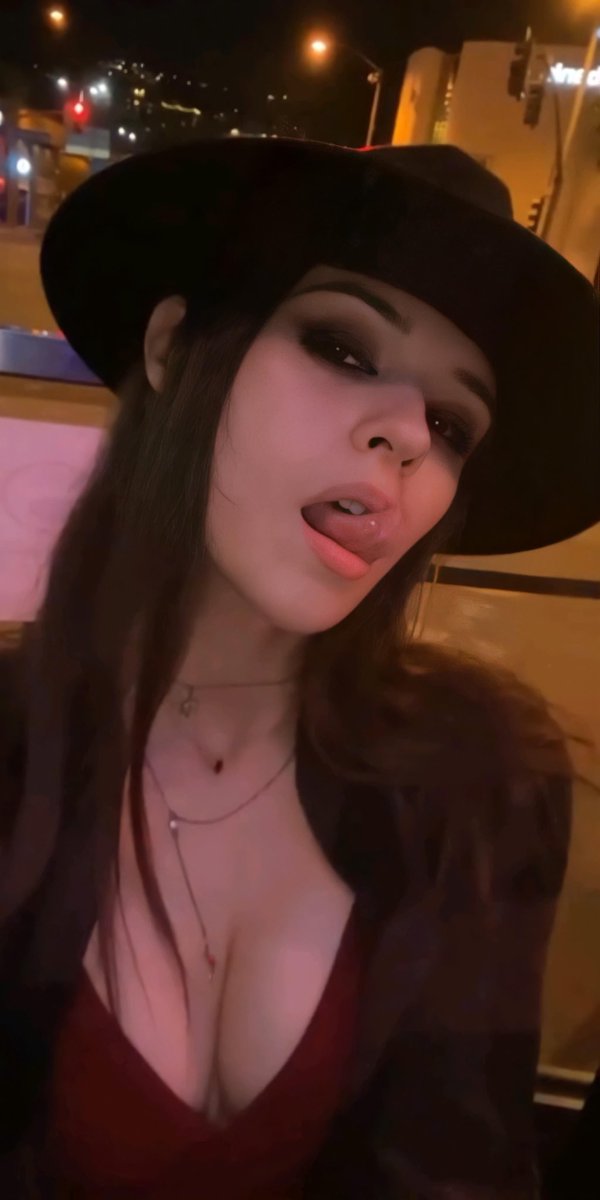 Best of both worlds. 

Happy Halloween and #SeductiveSunday bitches