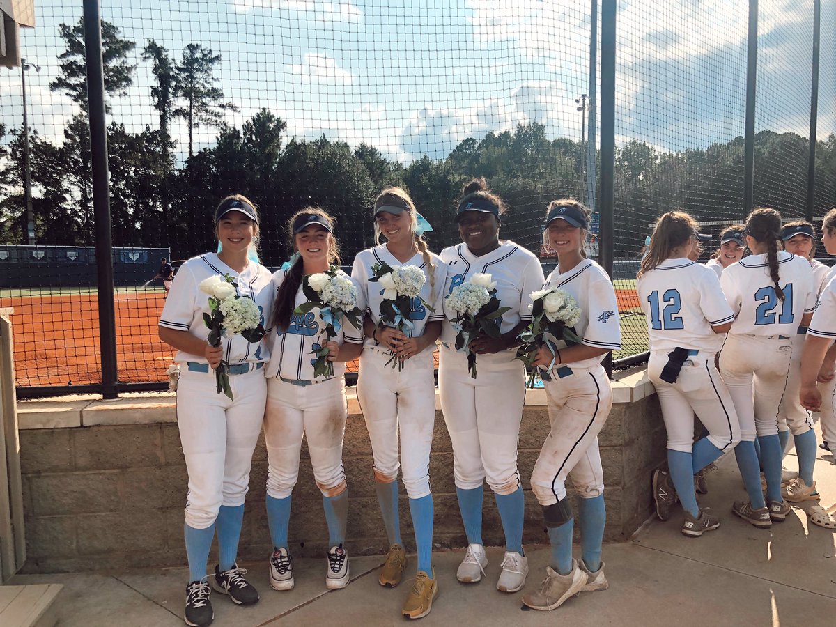 peymccormack's tweet photo. Thank you @PopeFastpitch for making these past 4 years so fun! I will forever remember all the memories i’ve made and all the friendships that PFP has brought me. I wouldn’t want to wear #2 on my back for any other team. PFP, you will always be my second home!💙🤍💙 https://t.co/ovibnmo1qE