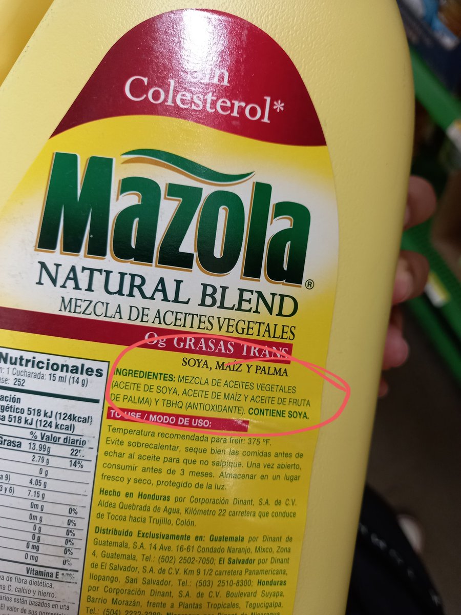 Nutri_Kim's tweet photo. Cuando compren aceite fíjense en los ingredientes, este aceite dice mezcla de aceites vegetales.
El aceite de palma es altísimo en grasas saturadas, además devasta nuestra selva.

Algo más,  por su naturaleza ningún aceite vegetal tiene colesterol. https://t.co/08vV7EcfRu