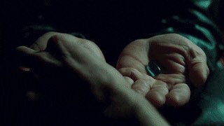 выбор 2 таблетки. морфеус матрица 3. красная и синяя таблетка матрица. руки с двумя таблетками. синяя таблетка.
