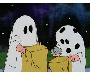 landofthe80s's tweet photo. Whats the worst thing you've received while tricking or treating on #Halloween? #80s #halloween2021 https://t.co/CEmqydH76K