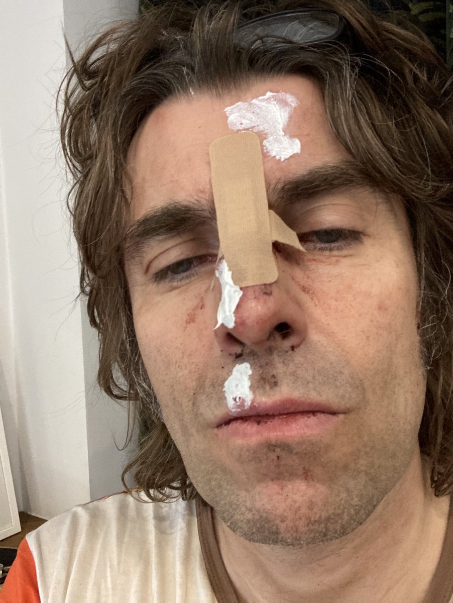 caIiiforniia's tweet photo. i’m liam gallagher but if he was hot https://t.co/2IDEb2IRji