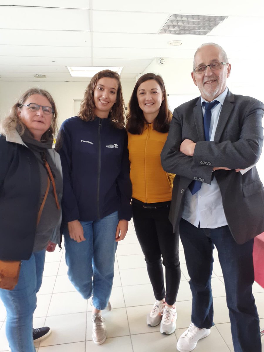 BanaPhilippe's tweet photo. Super événement à Nantes avec rencontres de #handensemble🧑🏾‍🦽du Grand Ouest,belle organisation du comite44 avec partenaires et @HandPaysdeLoire.
Des sourires,de la joie, @blandine133 et @rockfeliho10 ambassadeurs,@ffhandball,Gérard Cantin,Laetitia Szwed;le hand c est ensemble🧑🏾‍🦽🤾🏽 https://t.co/WJAOOi2QW2
