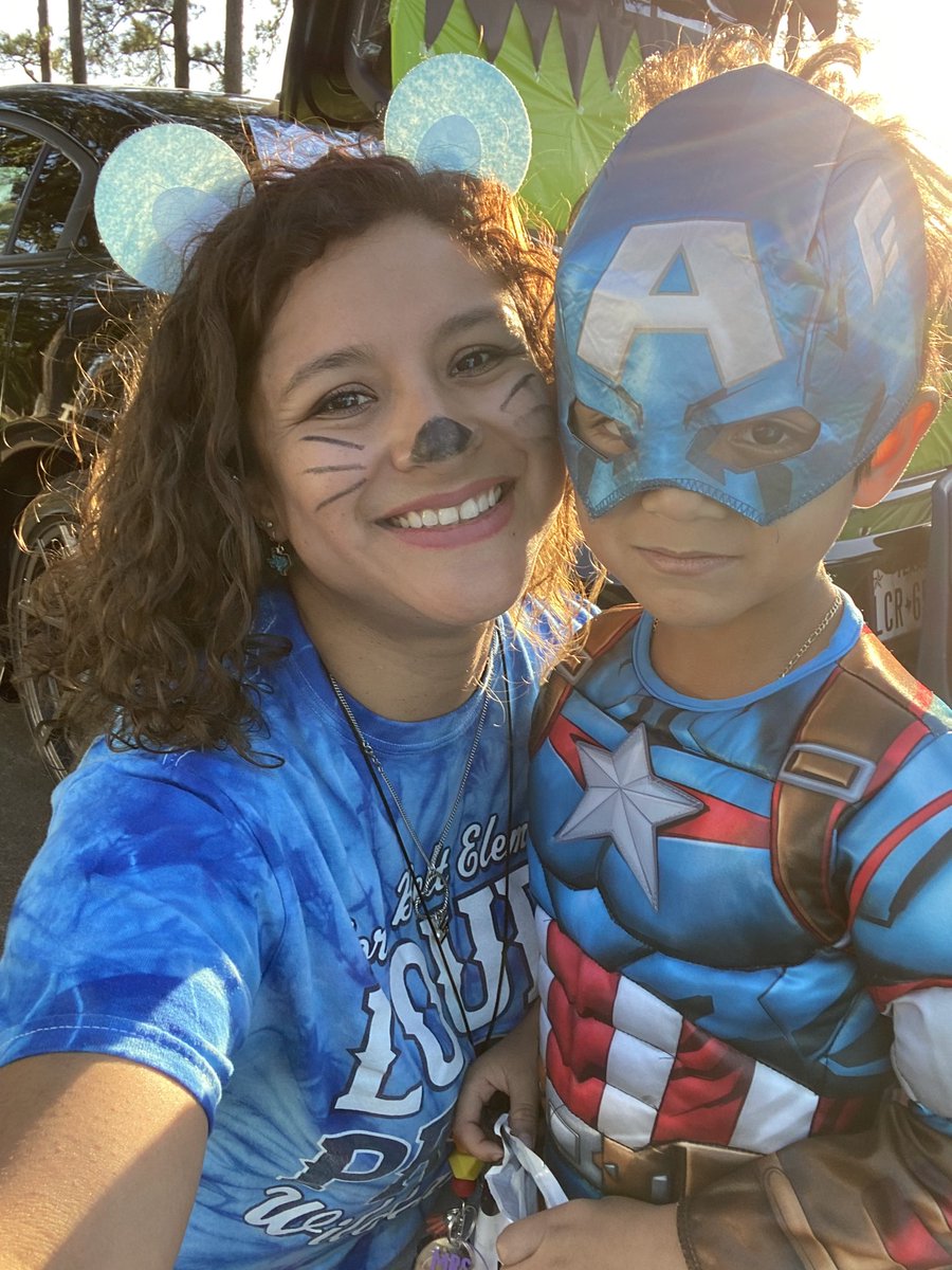 MrsMFitch_NBE's tweet photo. Trunk o’ Treat @HumbleISD_NBE‼️#KinderTeam was #frankful to see all of our kiddos‼️ 😉 💚 #FitchesFriends #KinderRocks https://t.co/gTLRJOKazM