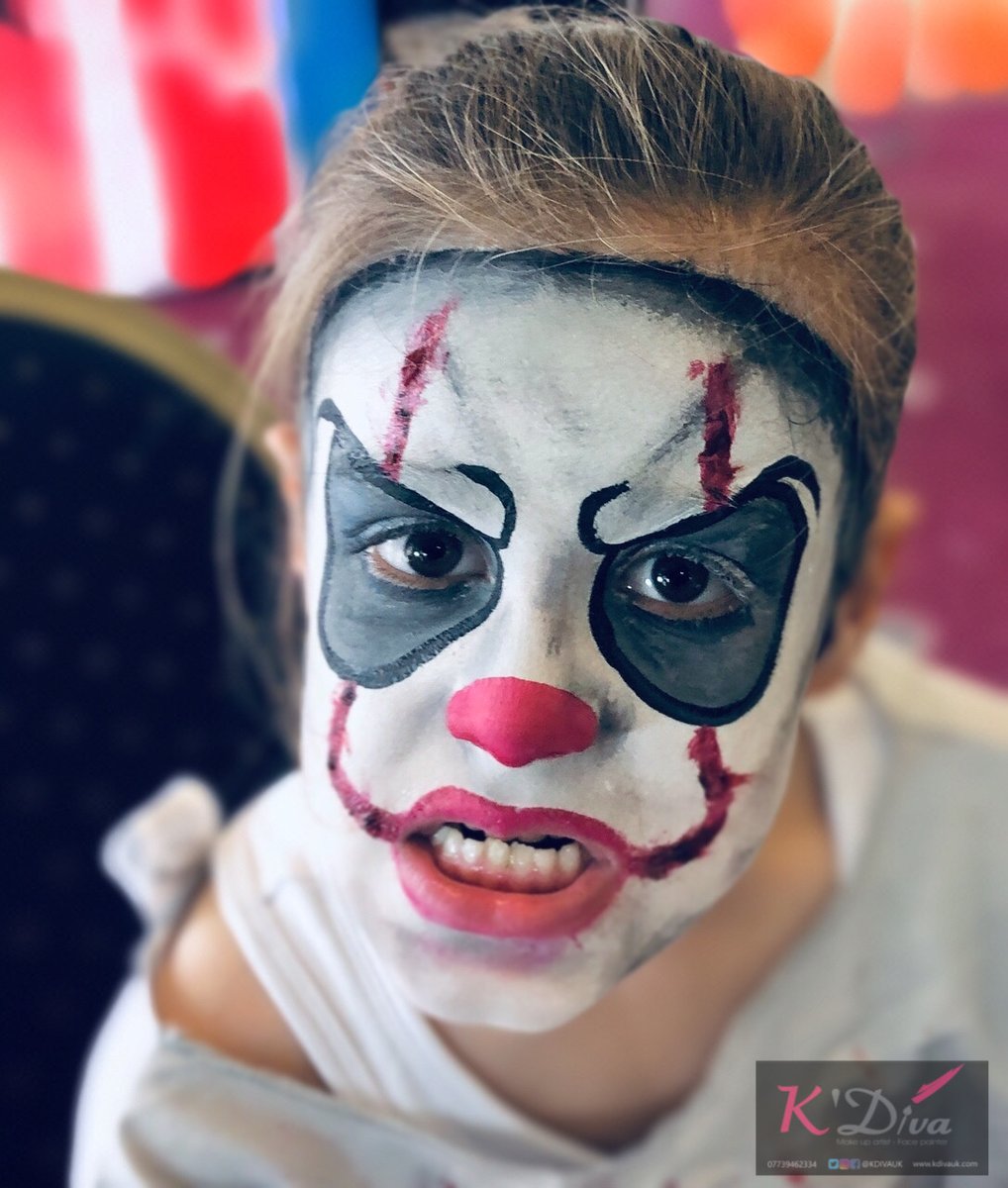 KDivaUK's tweet photo. A young #PennyWise getting into character!

 #IT #Halloween2021 #londonfacepainter #HappyHalloween2021 #AllHallowsEve #TrickOrTreat #trickOfTreatYourself #HalloweenParty2021 #CreepingItReal #BooToYou
#scaryfacepaint #halloween #tistheseason https://t.co/TDORXDIAO9