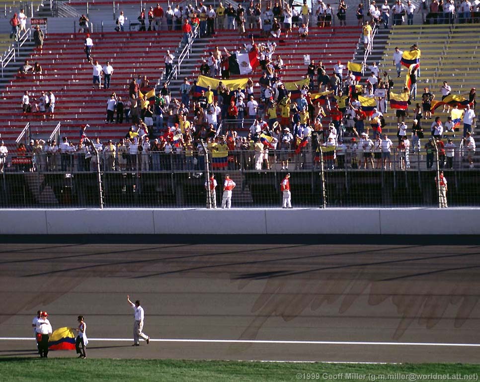 jackson2lincoln's tweet photo. 🏁 Há exatamente 22 anos atrás, @jpmontoya tornava-se campeão da #CART em Fontana.
🏆 Em sua temporada de estreia, o colombiano venceu 7 provas e cravou 7 poles. Teve outros dois pódios, em Portland e Michigan.
📲 #IndyCar #BlogNAIndy #Indyday #JPMontoya https://t.co/ZqRzt5ve0W