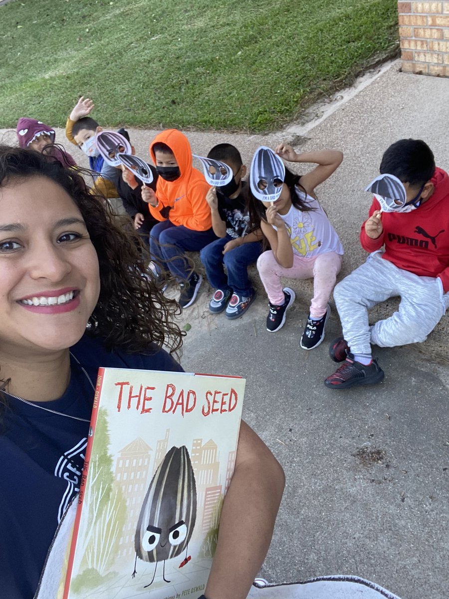 MrsMFitch_NBE's tweet photo. Book Character parade‼️ 👑 🦸♂️ 🦖 🌻 @HumbleISD_NBE #FitchesFriends #TheBadSeed #KinderTeamRocks #AllLatePost 🙃 #busyhavingfuninKinder https://t.co/PbknfKfTfx