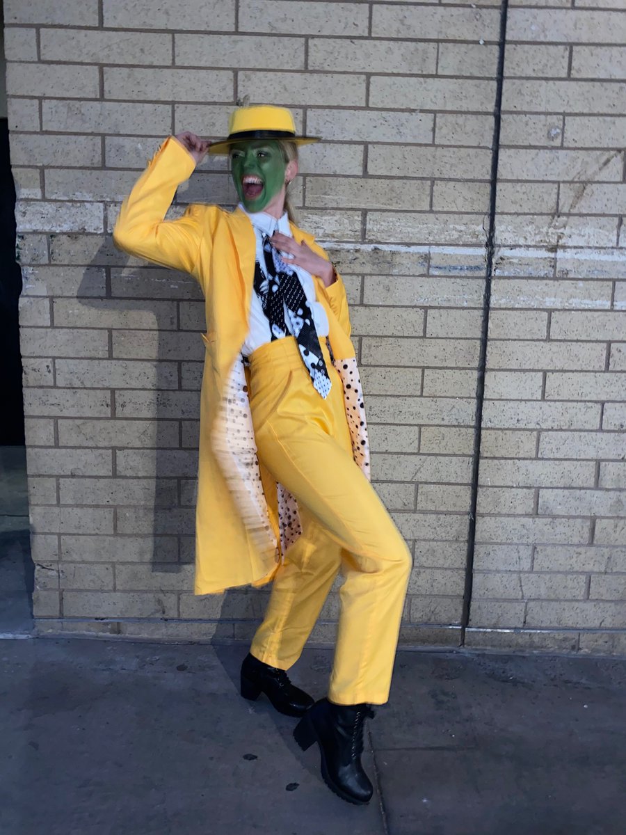 kadierachelle's tweet photo. SMOKIN’ 🤩🔥 @JimCarrey i love you so much!!You truly are an inspiration in my life!Your ability to be any character at any given moment is something I love doing myself. Honestly my favorite thing is when someone calls me such a character. What character will I be today?🌀🧩🧿 https://t.co/FQYrNMqHd6