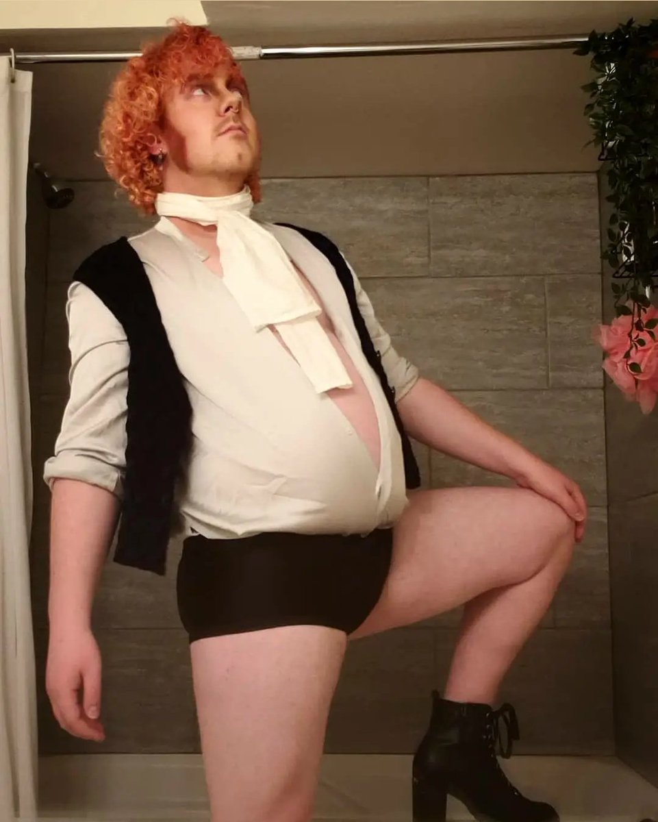 PanaceaPudge's tweet photo. A fattened Mr.Darcccy, too much Halloween candy?
#gaygainer #feedee #fatgay #queergainer #inflatee https://t.co/WbNkWJzxvV